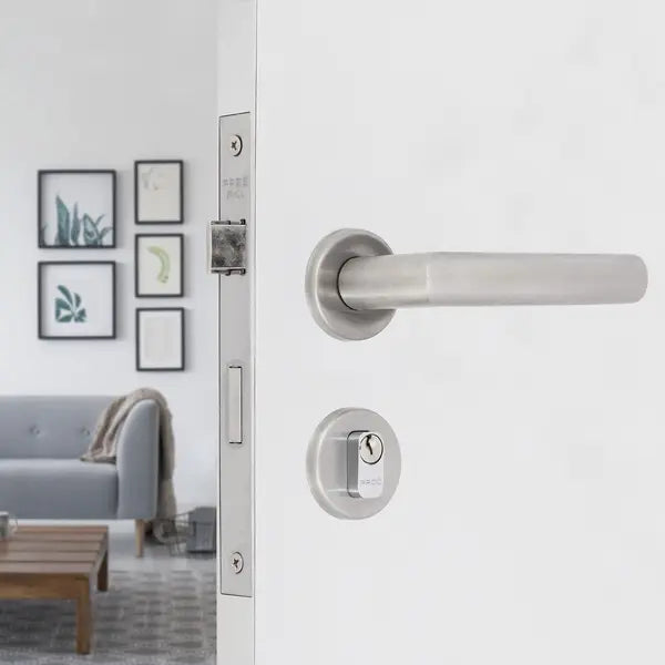 Fechadura para Porta de Entrada Pado Luma Escovado 55mm Aço Inox Chave Simples